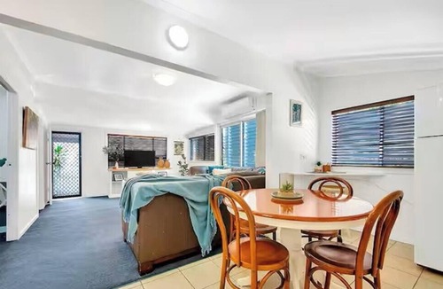 Cooee Bay House | “Pandanus Cottage” This is one of the few places in the area with a pool.