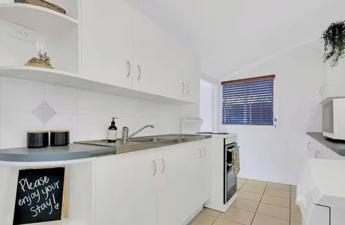 Cooee Bay House | “Pandanus Cottage” This is one of the few places in the area with a pool.