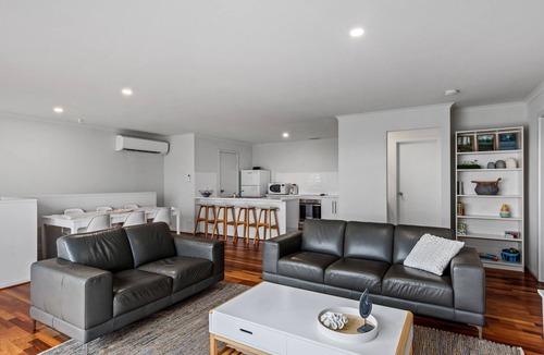 Carrickalinga House | Panoramic Beach house, modern & immaculately presented to sleep up to 10 guests