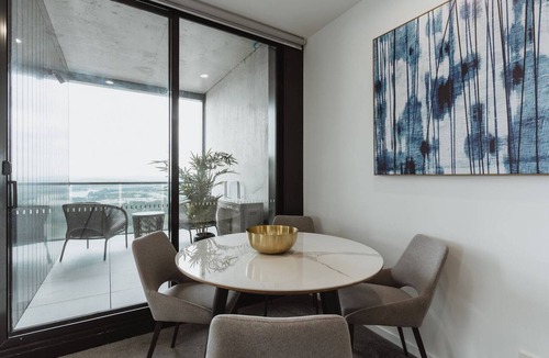 Belconnen Apartment | Panoramic Lake View 2-Bed with Pool,