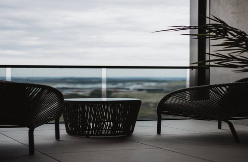 Belconnen Apartment | Panoramic Lake View 2-Bed with Pool,