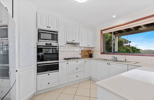 Copacabana House | Panoramic Ocean Views | Pool, Sleeps 10, Beach