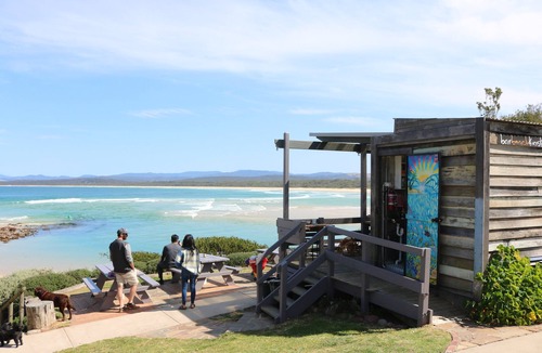 Merimbula Apartment | Panoramic Townhouses By Lisa 3 bedroom pet friendly apartment.