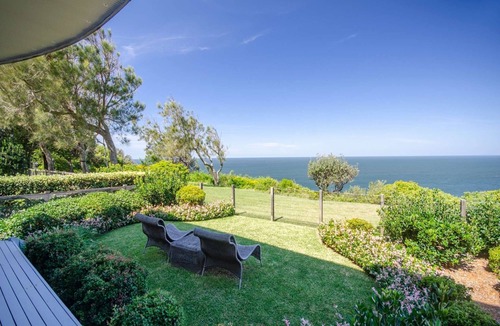 Copacabana House | "Panoramic Vistas" – Spectacular Cliff Top Position