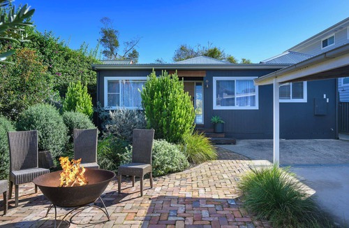 Patonga House | Panoramic Water Views, 4-Bed Patonga Retreat