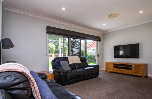 Little Grove House | Paperbark Retreat