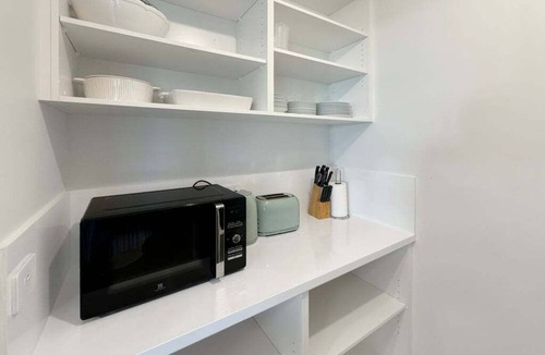 Gobbagombalin House | Paradise Drive - All of the comforts