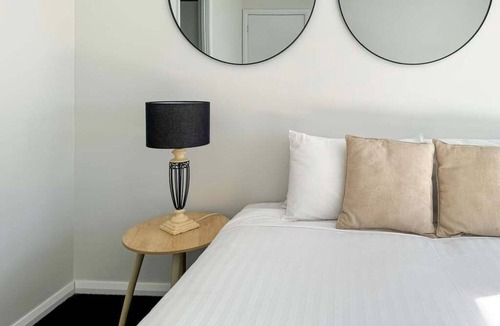 Gobbagombalin House | Paradise Drive - All of the comforts