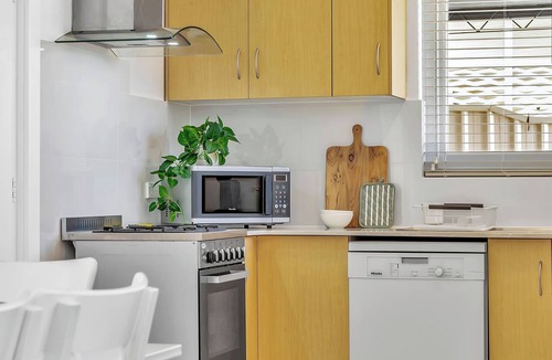 Paradise House | Paradise Living - Quiet Stay near Shops and City Links