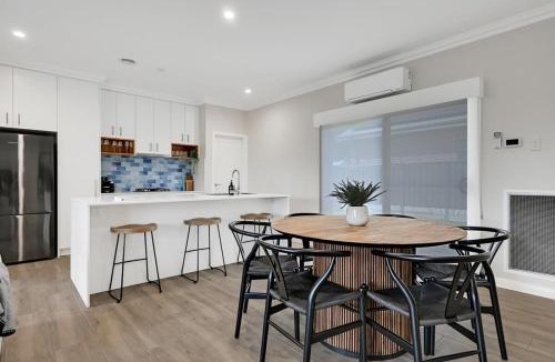 Orange House | Paradise on Prince - Sleek & Stylish, Dog Friendly