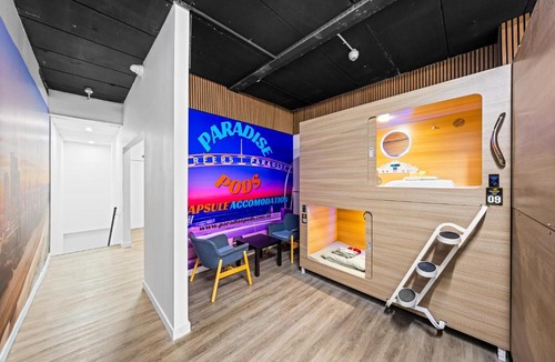 Surfers Paradise Hotel | Paradise Pods