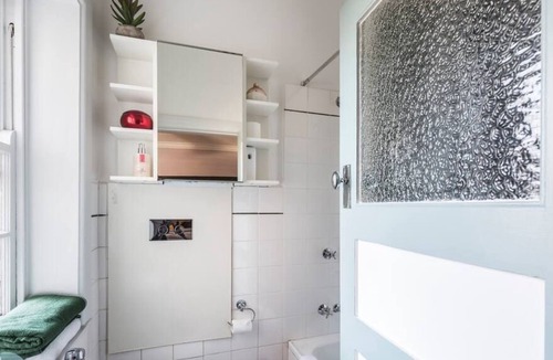 Surry Hills Apartment | Parisian Style Studio Apt With Separate Kitchen