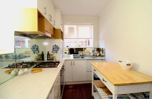 Middle Park Apartment | Park Street Apartment - St Kilda West