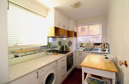 Middle Park Apartment | Park Street Apartment - St Kilda West
