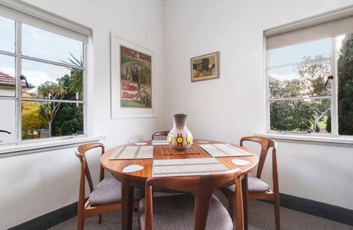 Parkville Apartment | Parkside Hideaway - Beautiful Art Deco Design