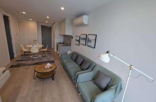 Parkville Apartment | Parkville 2BR Apt close to Zoo and Hospital