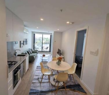 Parkville Apartment | Parkville 2BR Apt close to Zoo and Hospital