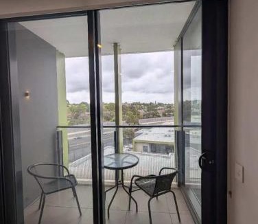 Parkville Apartment | Parkville 2BR Apt close to Zoo and Hospital