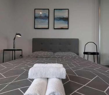 Parkville Apartment | Parkville 2BR Apt close to Zoo and Hospital