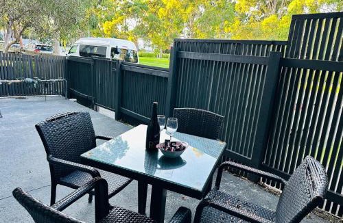 Parkville Apartment | Parkville hide away
