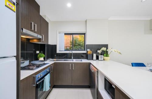 Parramatta Apartment | Parramatta New 2Bedroom apt close to TrainShoping