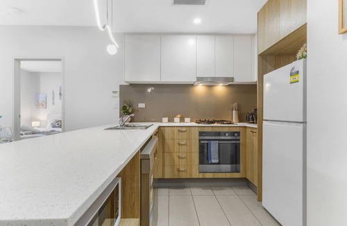 Harris Park Apartment | Parramatta Sunny Urban Nest