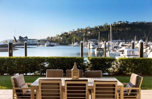 Hamilton Island Apartment | Pavillions 17 Waterfront with Private Pool and Buggy