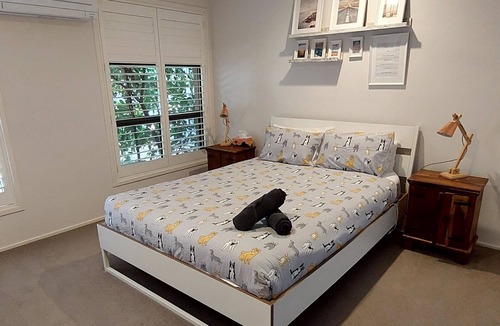 Umina Beach House | Pawtopia - 4 bdr beachside luxury100 metres from Umina Beach, Central Coast, NSW