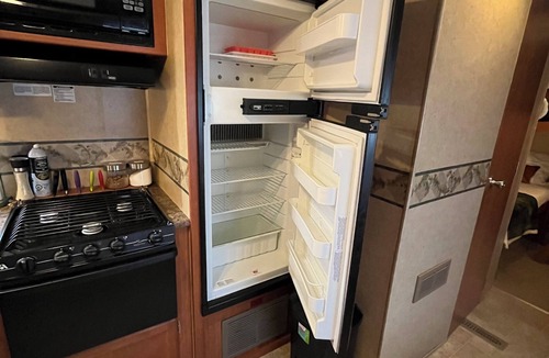 Mountain View House | Payne Lake Wilderness Huts - Camper A18 A cozy camper near a quiet lake!