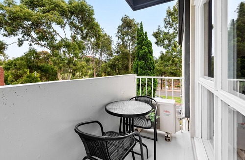Parkville Apartment | Peaceful 1-Bed Apartment Near the City Centre