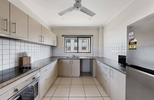 Rosebery Apartment | Peaceful 2-Bed Apartment with Private BBQ Balcony