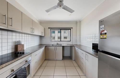 Rosebery Apartment | Peaceful 2-Bed Apartment with Private BBQ Balcony