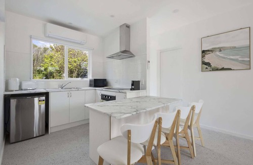 McCrae Apartment | Peaceful 2-Bed Apartment in Coastal McCrae