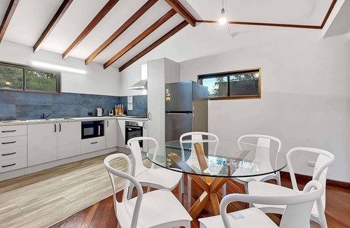 Bouvard House | Peaceful 3-Bed Stay Near the Coast