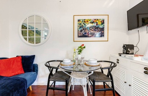 Brighton Apartment | Peaceful Brighton Studio Near Beach & Cafés
