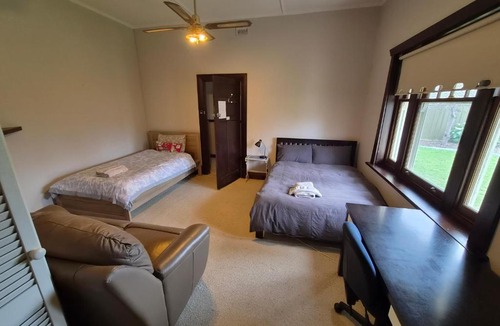 Glandore House | Peaceful Haven Guest House,