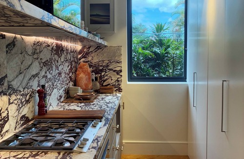 Surry Hills Apartment | Peaceful Luxury Surry Hills Apartment with office
