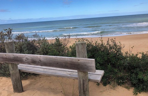 Golden Beach House | Peaceful, pet-friendly retreat next to magnificent 90-mile beach
