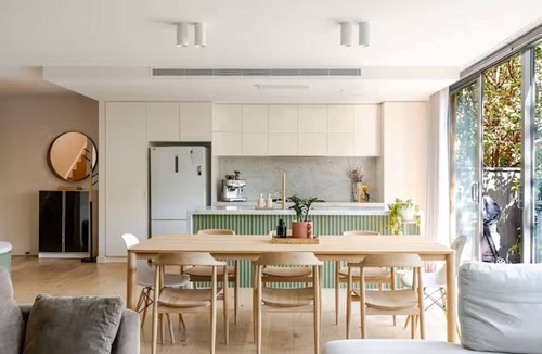 Hawthorn East House | Peaceful Retreat 4BR with Direct Tram to City & Arenas