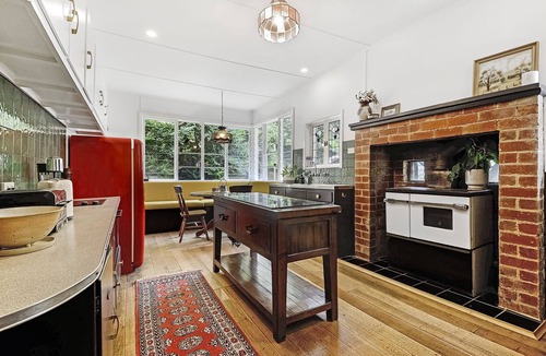 Warburton Cottage | Peaceful riverside cottage in the perfect location