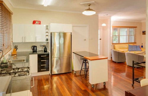 Busselton House | Pebbles by the Bay - Quaint Central Busselton