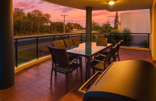 Forster House | Pebbly Beach Estate | Sleeps 18