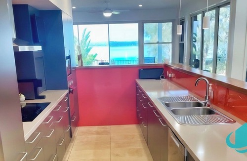 Cams Wharf House | Pelican Escape -Spacious, relaxing waterfront home