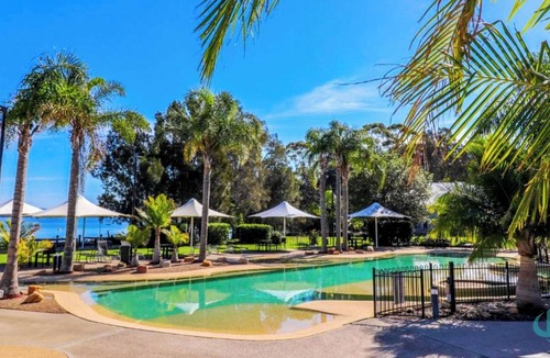 Cams Wharf House | Pelican Escape -Spacious, relaxing waterfront home