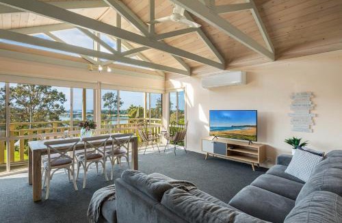 Merimbula House | Pelican Lake Holiday House