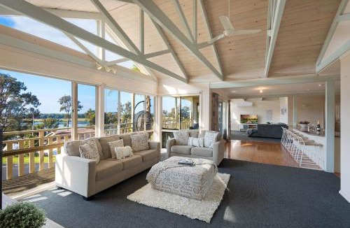 Merimbula House | Pelican Lake Holiday House