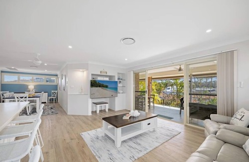 Lake Cathie House | Pelican’s Rest - Pool, beach, aircon