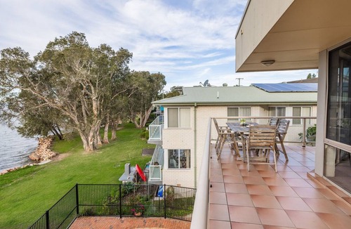 Soldiers Point Apartment | Pelican Sands, 4/83 Soldiers Point Road