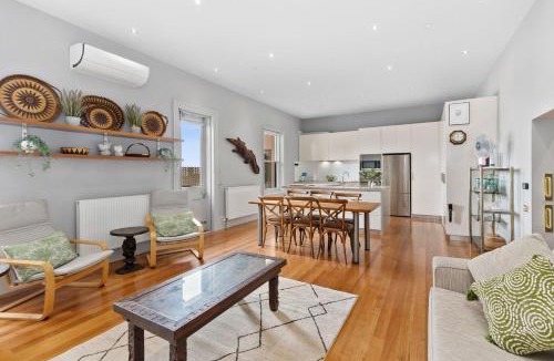 Queenscliff House | Pelicans at the Ozone