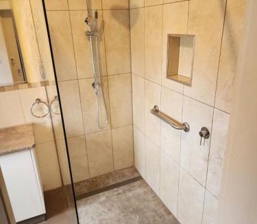 Invermay House | Penfold Cottage CBD Launceston Invermay